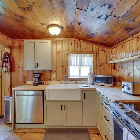 Rustic Cabin Retreat On Rangeley Lake! エクステリア 写真