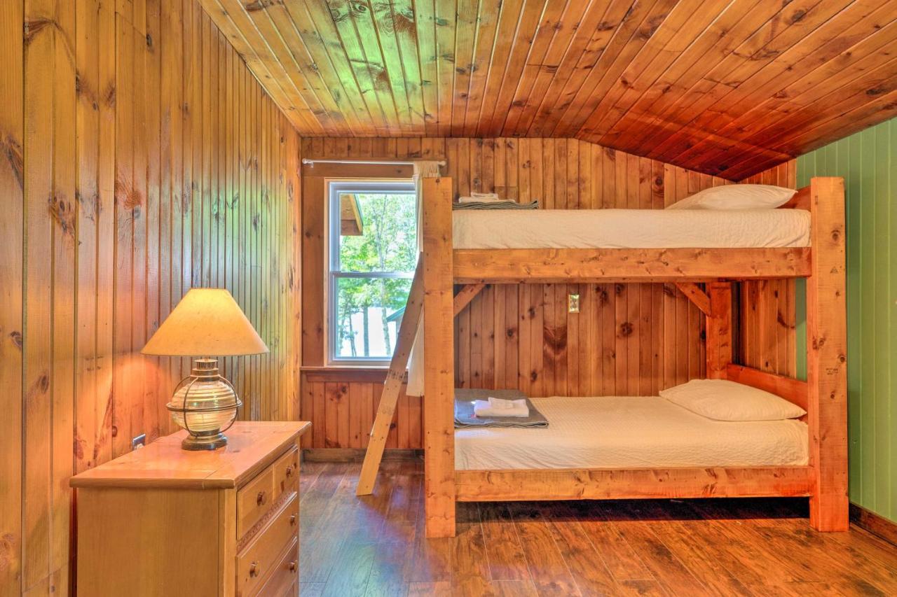 Rustic Cabin Retreat On Rangeley Lake! エクステリア 写真