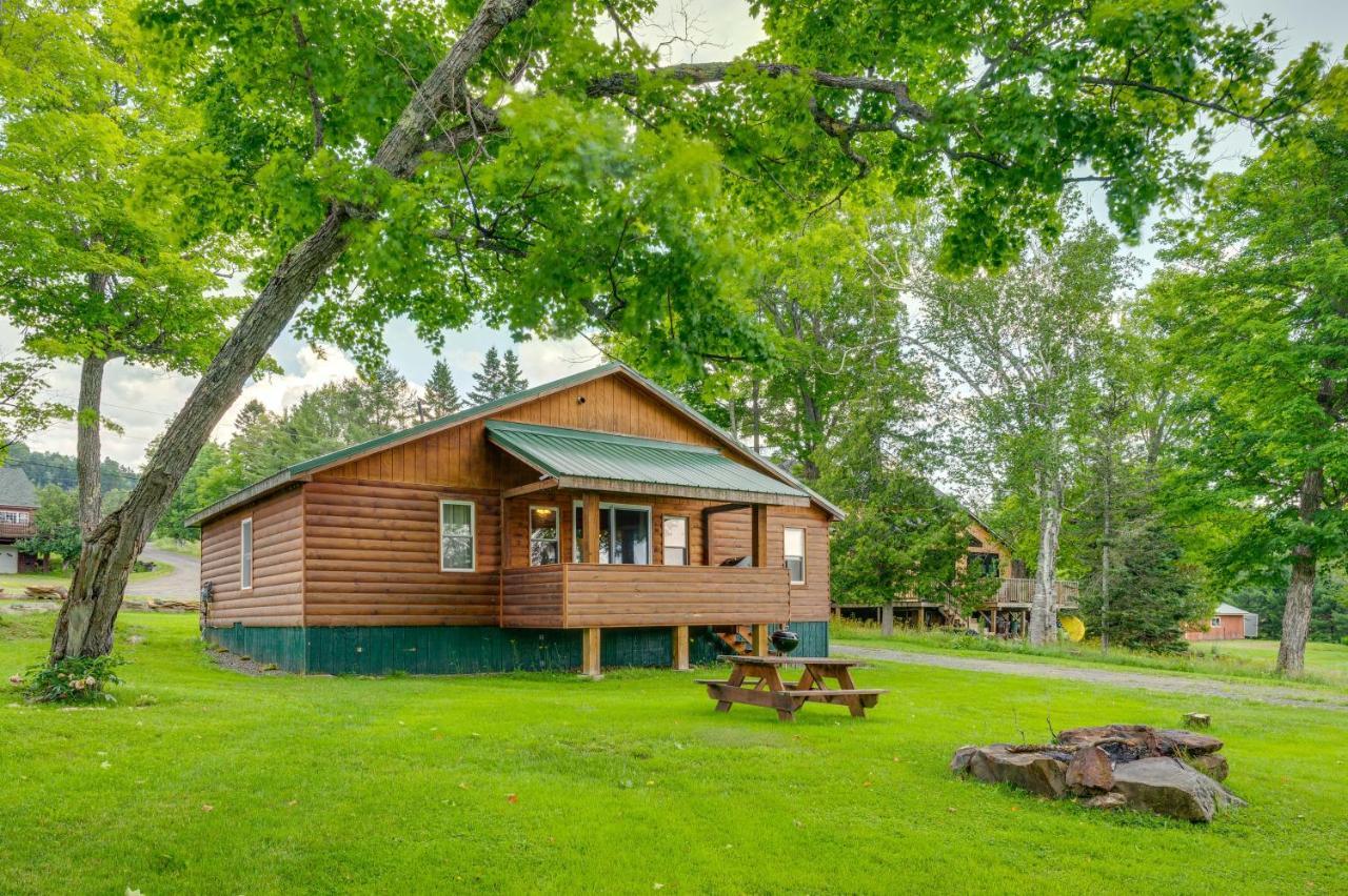Rustic Cabin Retreat On Rangeley Lake! エクステリア 写真